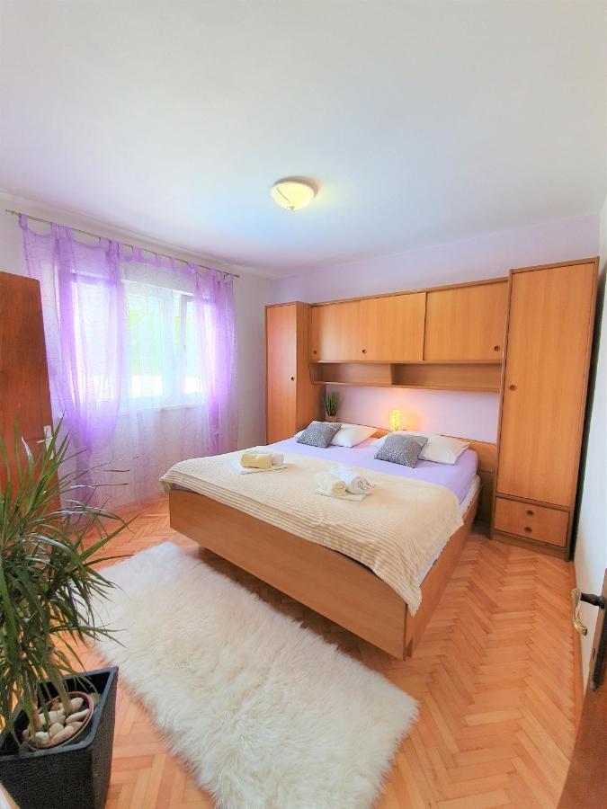 Apartments Angela Kampor Екстер'єр фото