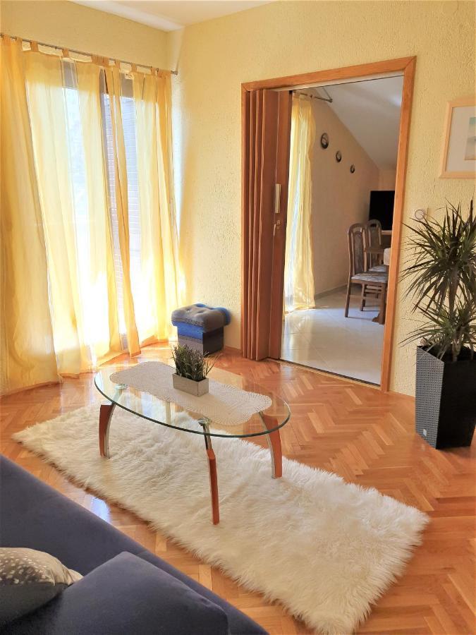 Apartments Angela Kampor Екстер'єр фото