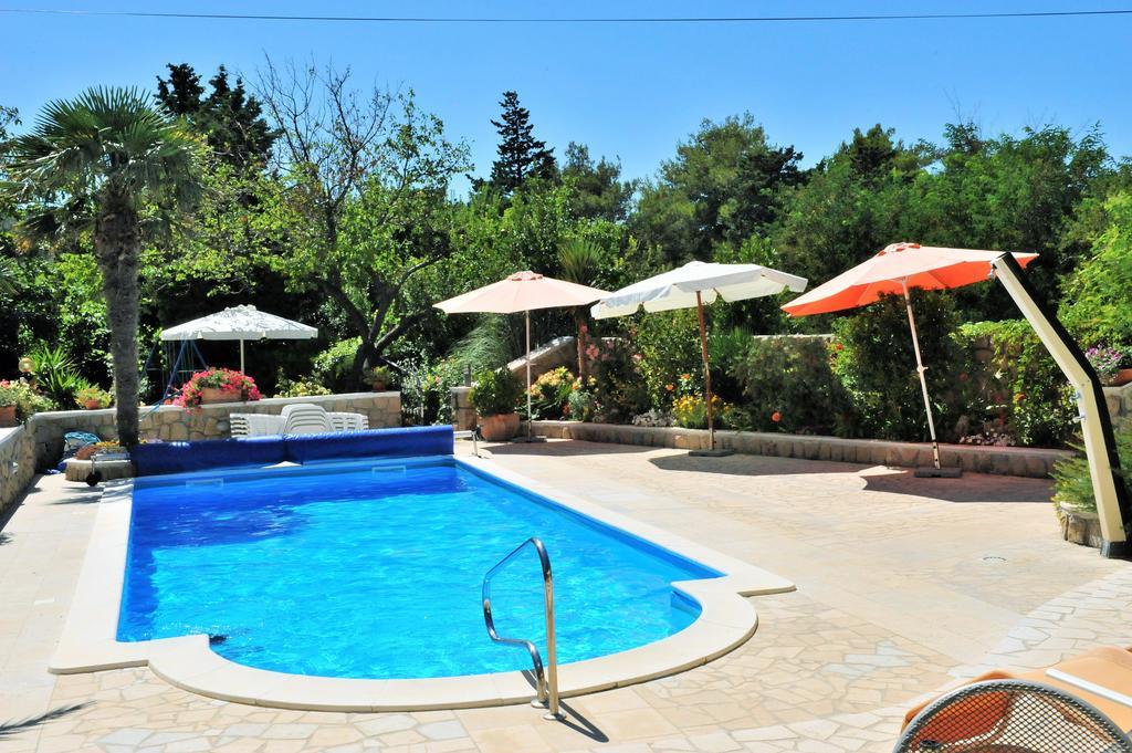 Apartments Angela Kampor Екстер'єр фото