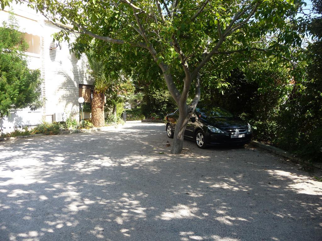 Apartments Angela Kampor Екстер'єр фото